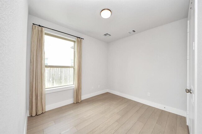 Building Photo - 14923 Rutledge Crk Ln