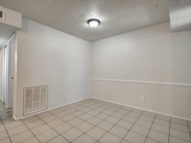 Building Photo - 2520 Limestone Dr