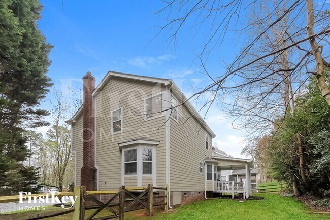 Building Photo - 3305 Sorrento Ct