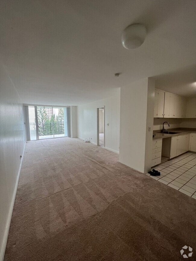 Building Photo - 1 bedroom, 1 bath, 1 covered parking!