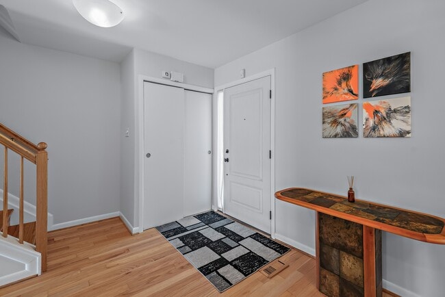 Building Photo - 7261 Dockside Ln