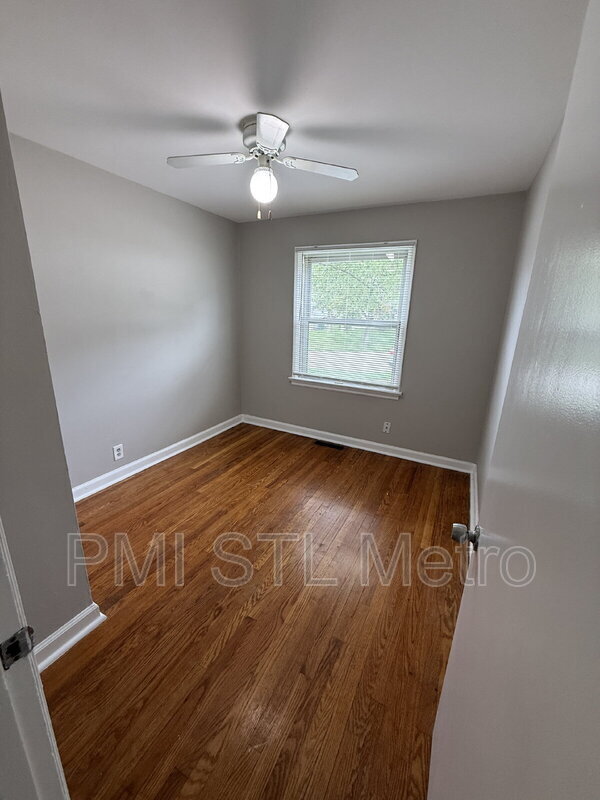 Building Photo - 10235 Cabot Dr