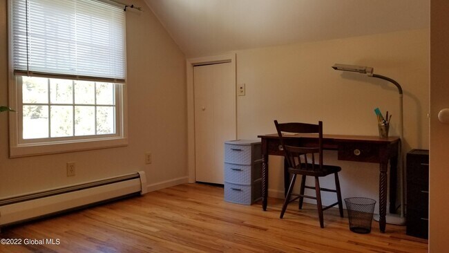 Building Photo - 439 Wilton Gansevoort Rd