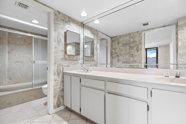 Building Photo - 3610 S Ocean Blvd