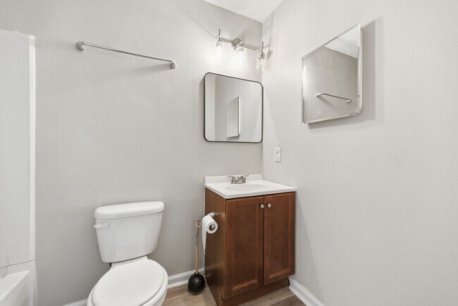 Building Photo - 116-118 Armon Ave