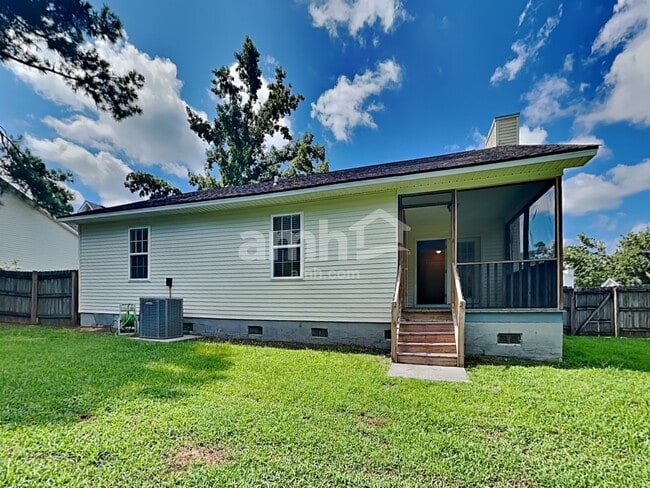 Building Photo - 131 Kingsbridge Dr