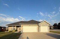 Building Photo - 2145 E Pavilion Pl