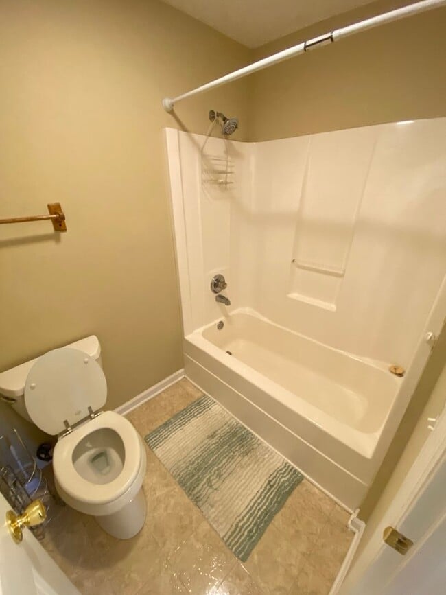 Building Photo - For Lease - 3 Bed, 2 Bath, 1338sqft home in Lebanon