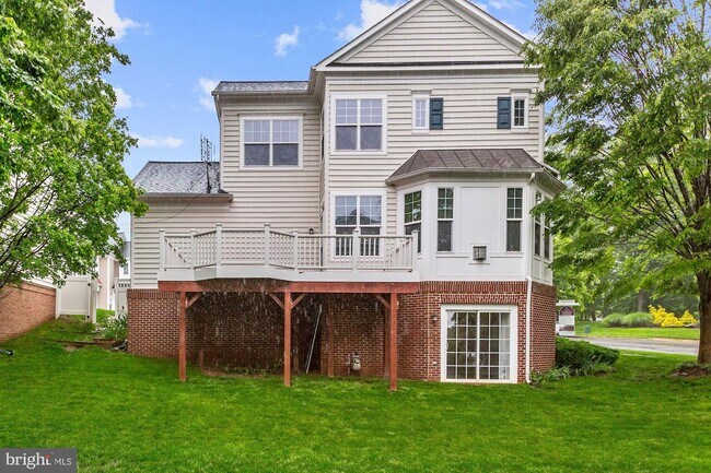 Building Photo - 8844 Song Sparrow Dr