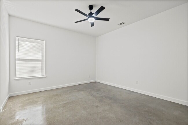 Building Photo - 5694 Myers Rd