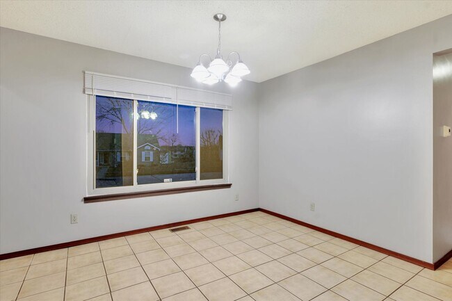Building Photo - 4 bedroom, 2 bath home - Available August