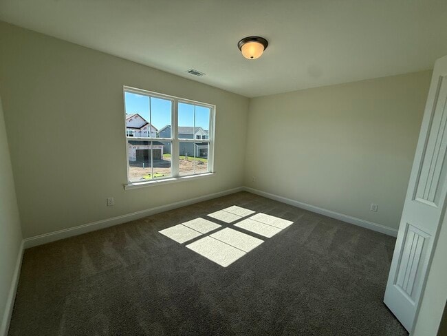 Building Photo - 152 boundary hall way