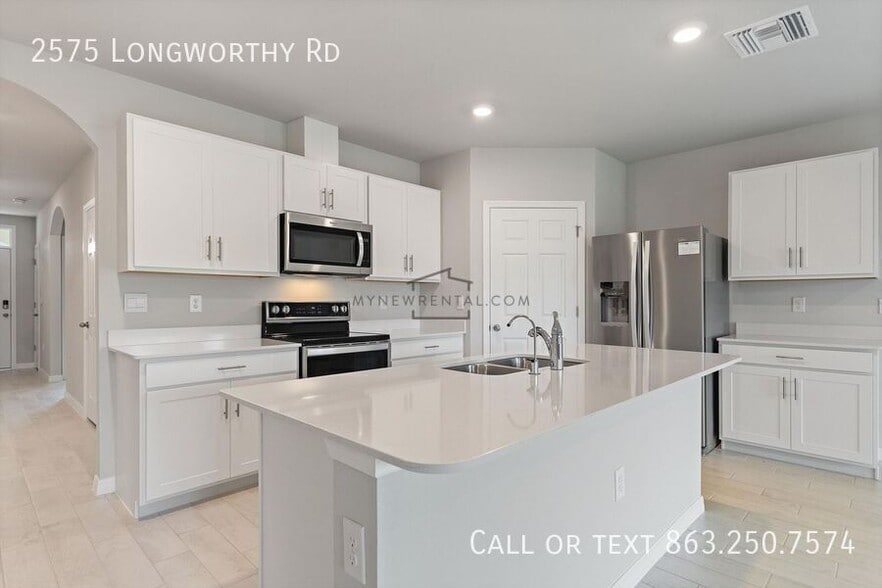 Building Photo - 2575 Longworthy Rd