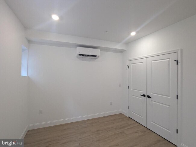 Building Photo - 2050 Fairmount Ave