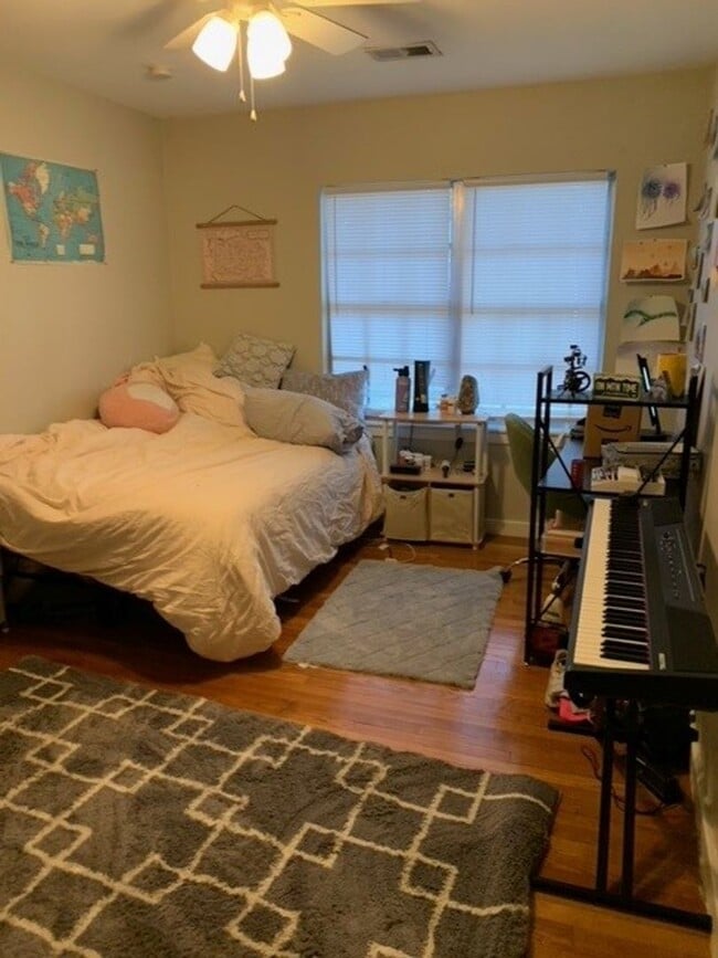 Building Photo - 173R