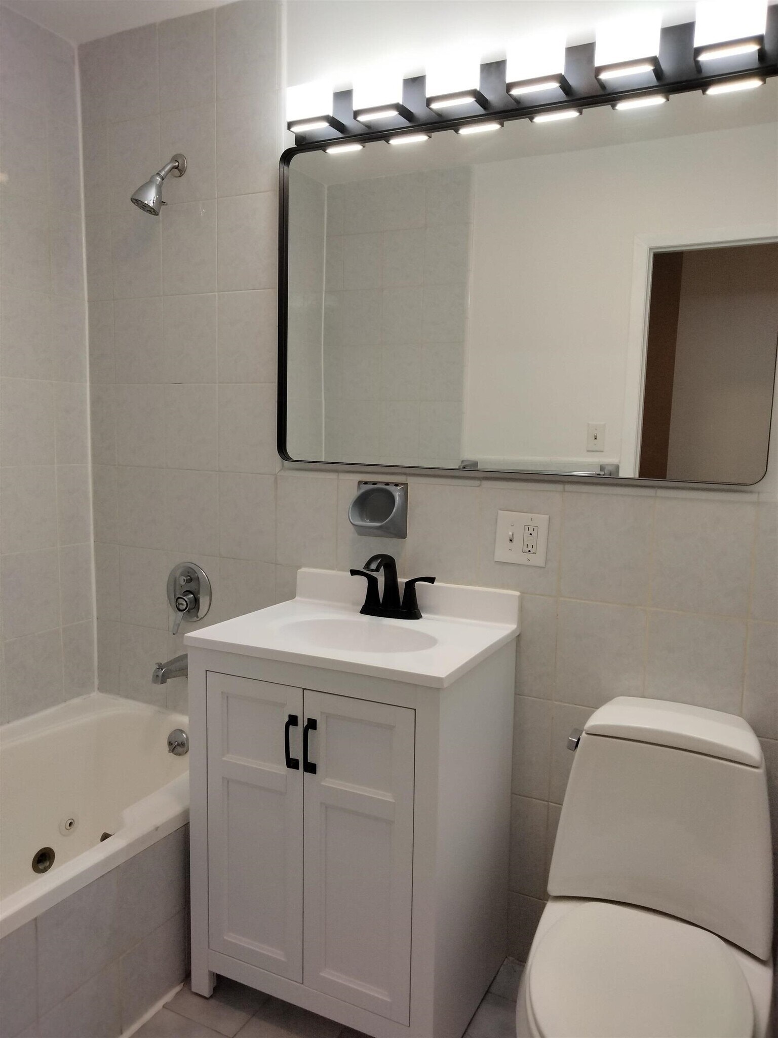 Building Photo - 415 Bloomfield St