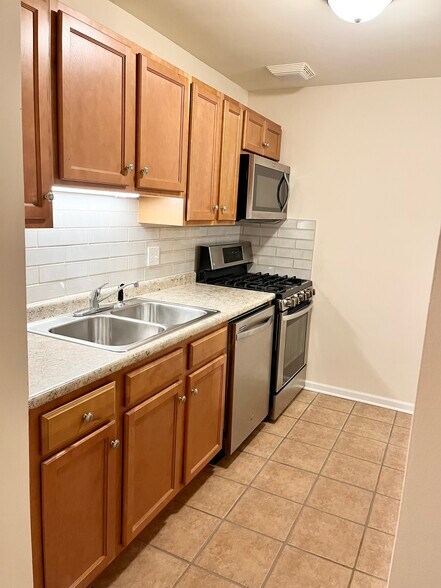 Building Photo - 931 Jonathon Ct