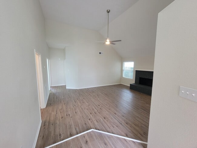 Building Photo - 6311 Diamond Rock Dr