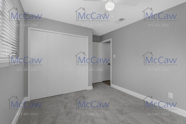 Building Photo - 706 Janann St