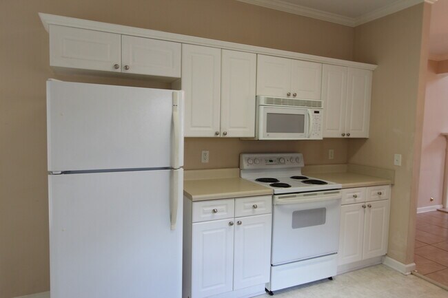 Building Photo - 1561 Savannah Park Ln