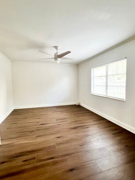 Building Photo - 11518 Landing Pl