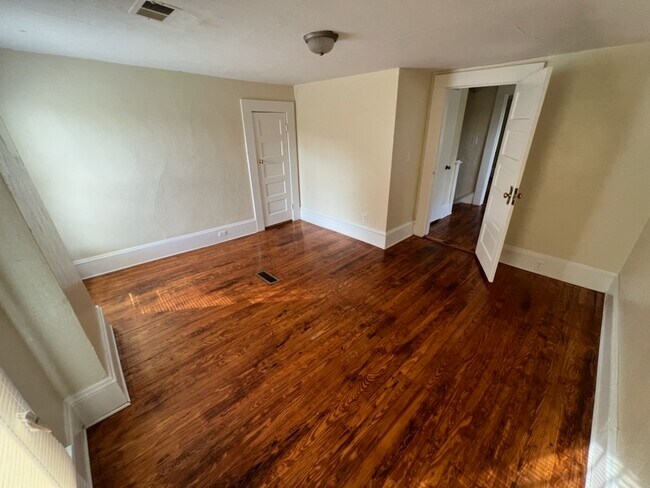 Building Photo - 2446 Wallace Ave