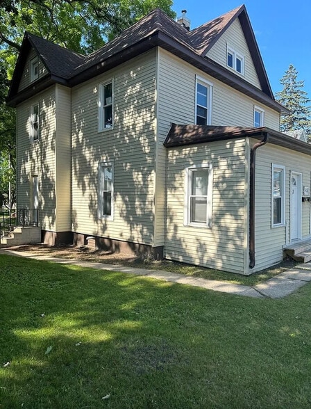 Primary Photo - 1423 5th Ave S