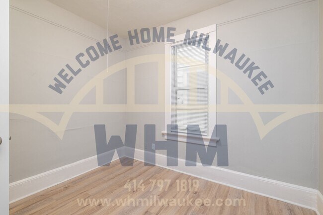 Building Photo - PRICE DROP! Welcome Home to this Charming ...