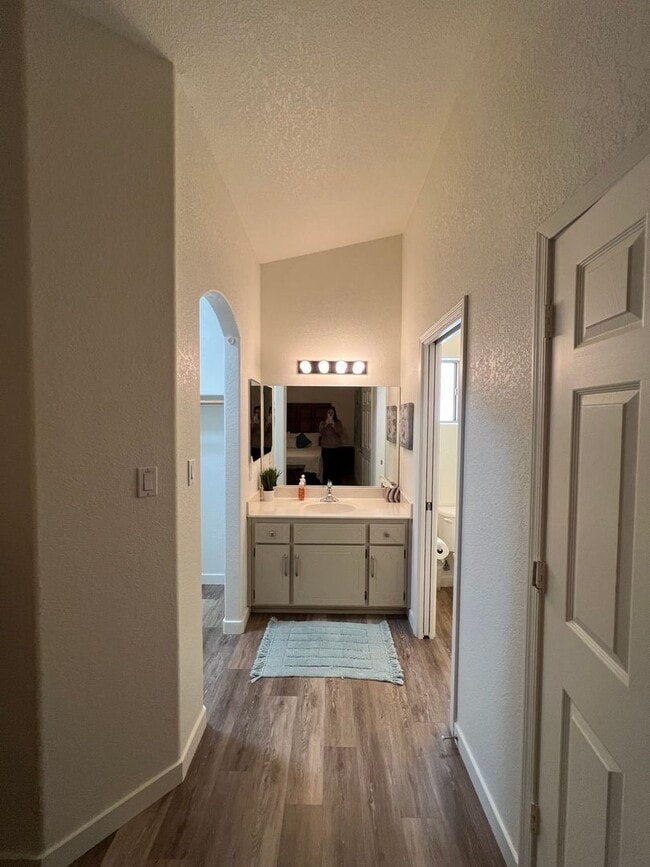 Building Photo - FURNISHED SHORT TERM RENTAL!