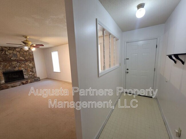 Building Photo - 2803 Ptarmigan Rd