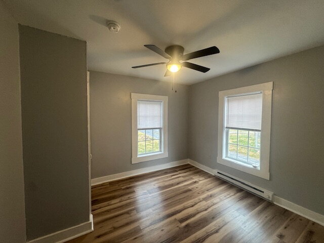 Building Photo - Move In Special 1/2 Off First Full Months' Rent with move in by 4/15/2026- Pet Friendly, Fenced-i...