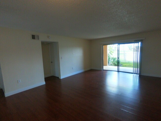 Building Photo - 5200 NW 31st Ave