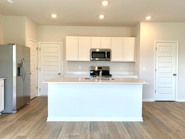 Building Photo - 821 Moray Ln