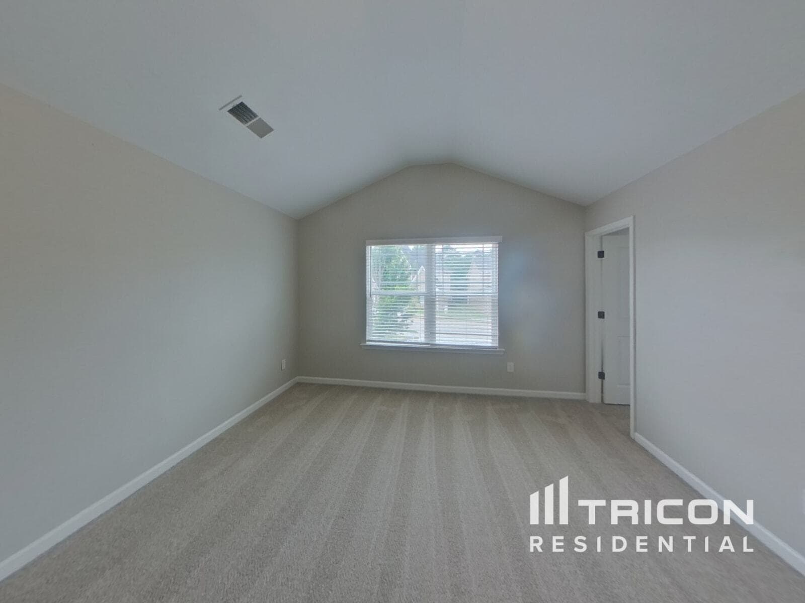 Building Photo - 60 Somerset Hills