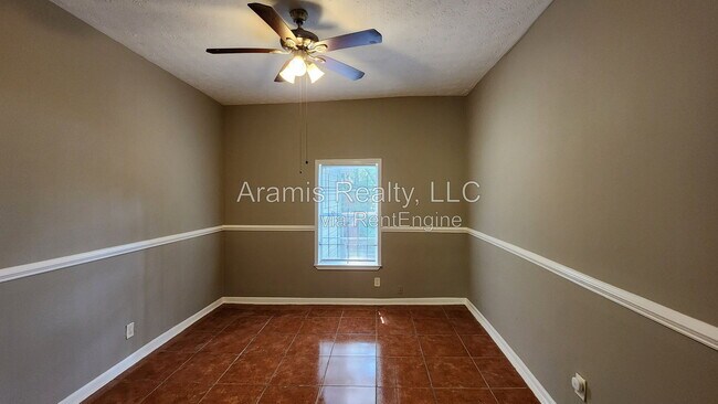 Building Photo - 129 McDonough Blvd SE