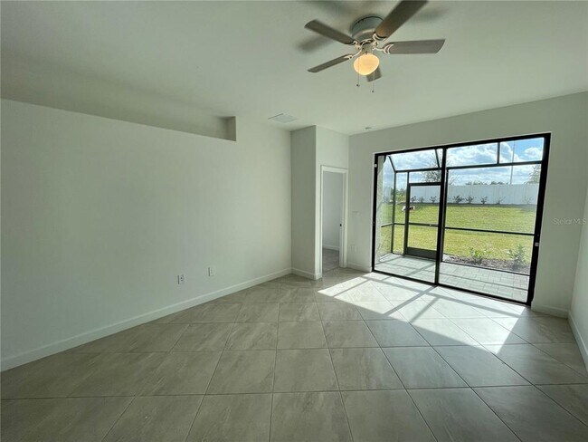 Building Photo - 16040 Sunny Day Dr