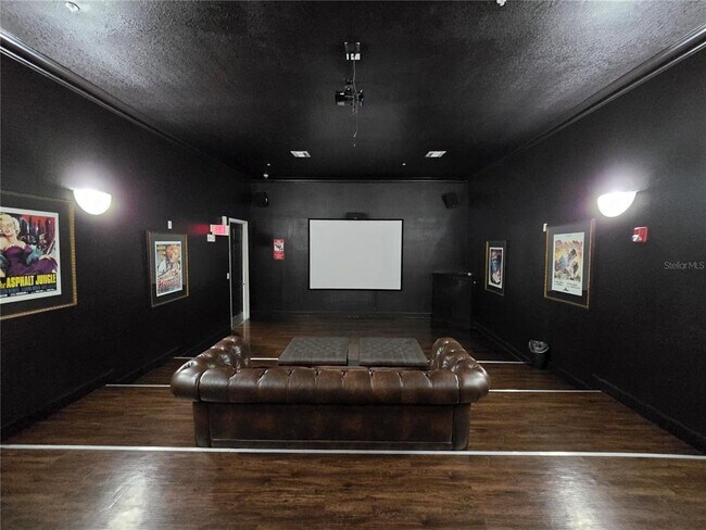 Building Photo - 1910 E Palm Ave