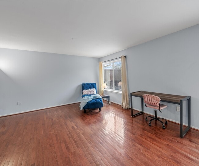 Building Photo - 1696 Reserve Ct