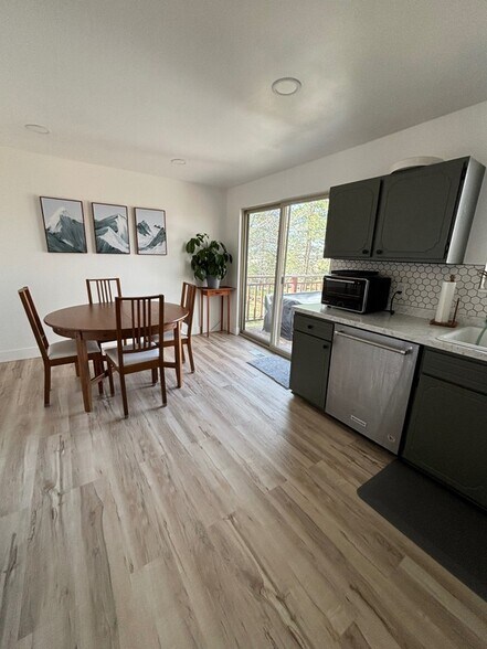 Building Photo - 9620 Mumford Dr