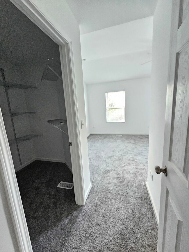 Building Photo - 1269 Bradley Cir