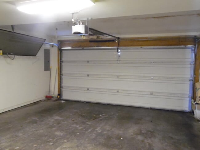 Building Photo - 317 Bainbridge Dr