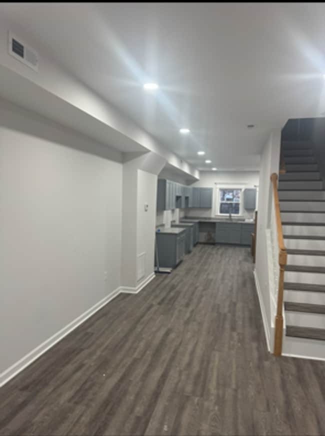 Building Photo - Beautifully Updated Townhome in Prime Location – Move-In Ready!