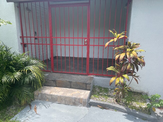 Building Photo - 18 NW 45th St