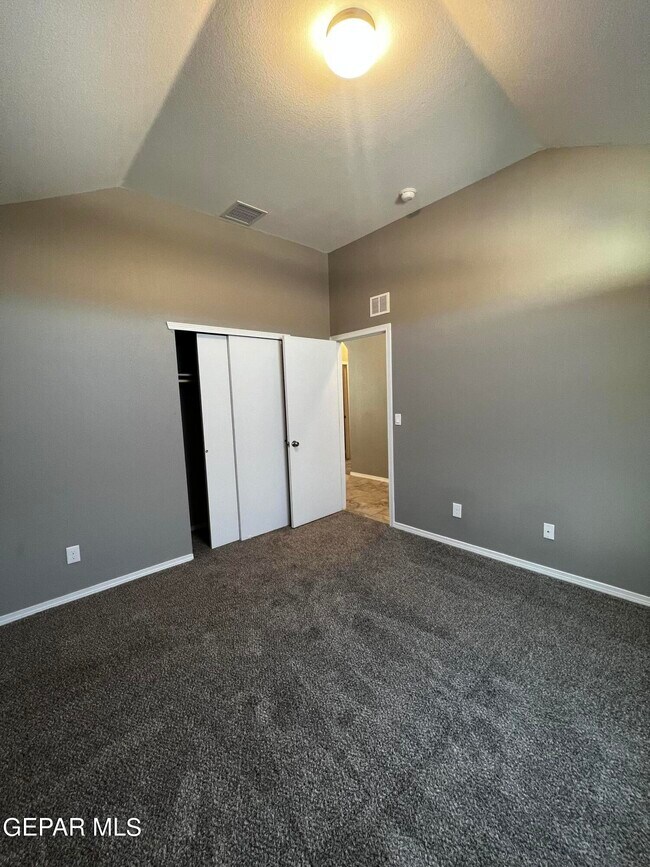 Building Photo - 924 Coyote Melon Dr