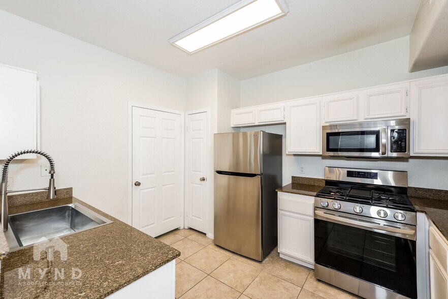 Building Photo - 9975 Peace Way