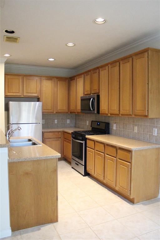 Building Photo - 22511 Parkvine Ln