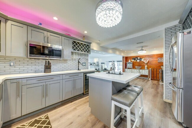 Building Photo - 3609 SW 58th Ave
