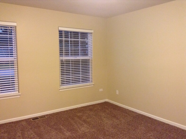 Building Photo - 7003 Pyramid Dr