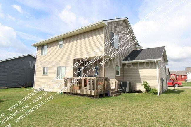 Building Photo - 2021 NW Beechwood St