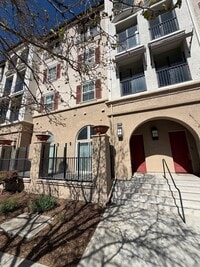 Building Photo - Refreshed Muilti-Story 2BD/2.5BA Condo in Dublin's Terraces!